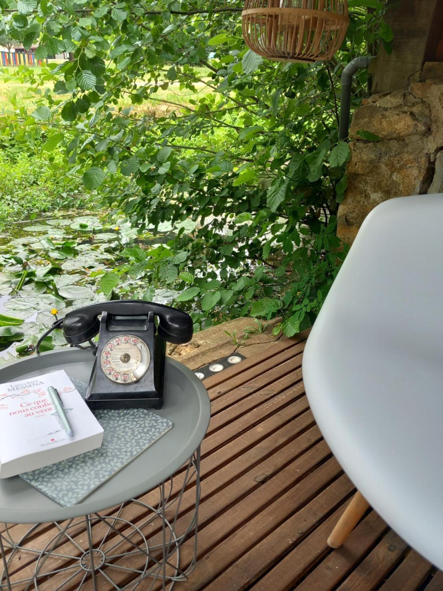 Lodge Au Vent Savigne-l'Eveque Bagian luar foto